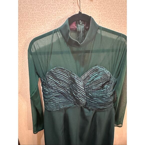 Vintage emerald green formal dress - Picture 5 of 9